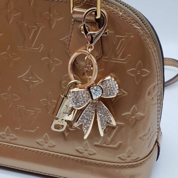 100% Auth Louis Vuitton Lock & Key with unbranded Bagcharm, Keycharm, Keychain - Picture 1 of 7